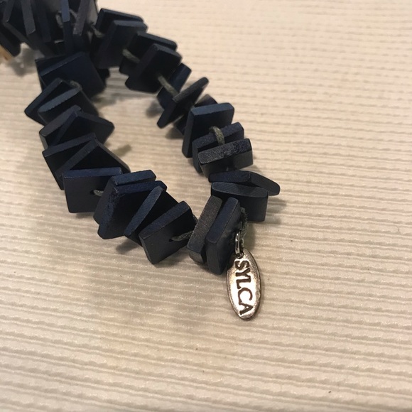 Sahara Wooden Necklace. Lightweight, brown/tan. - Picture 3 of 4